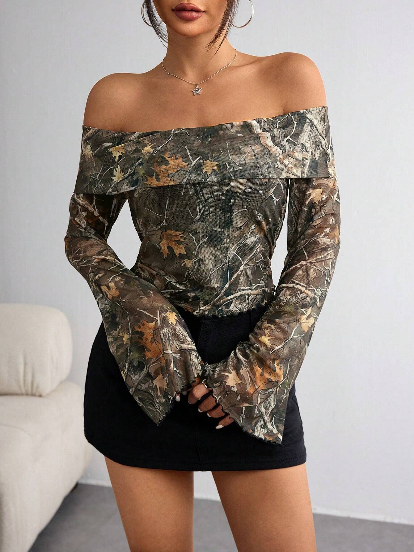Mesh Printed Off-shoulder Long Sleeved Fitted T-shirt Top