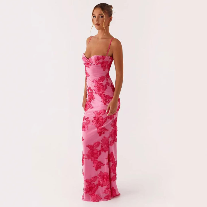 Elegant Sleeveless Straight-Line Embroidered Resort Dress