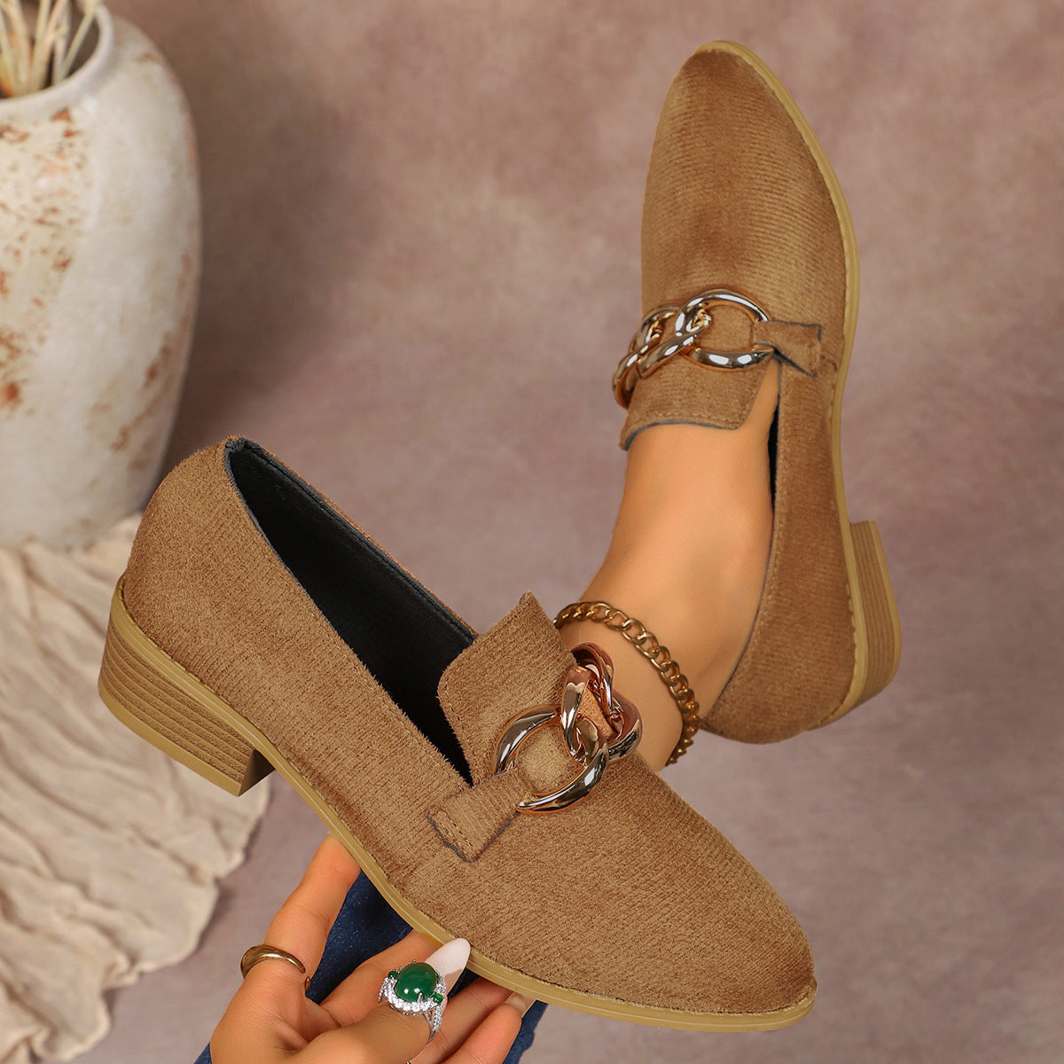 Womens Chunky-heel Pumps With An Elegant Metal Chain And Round Toe